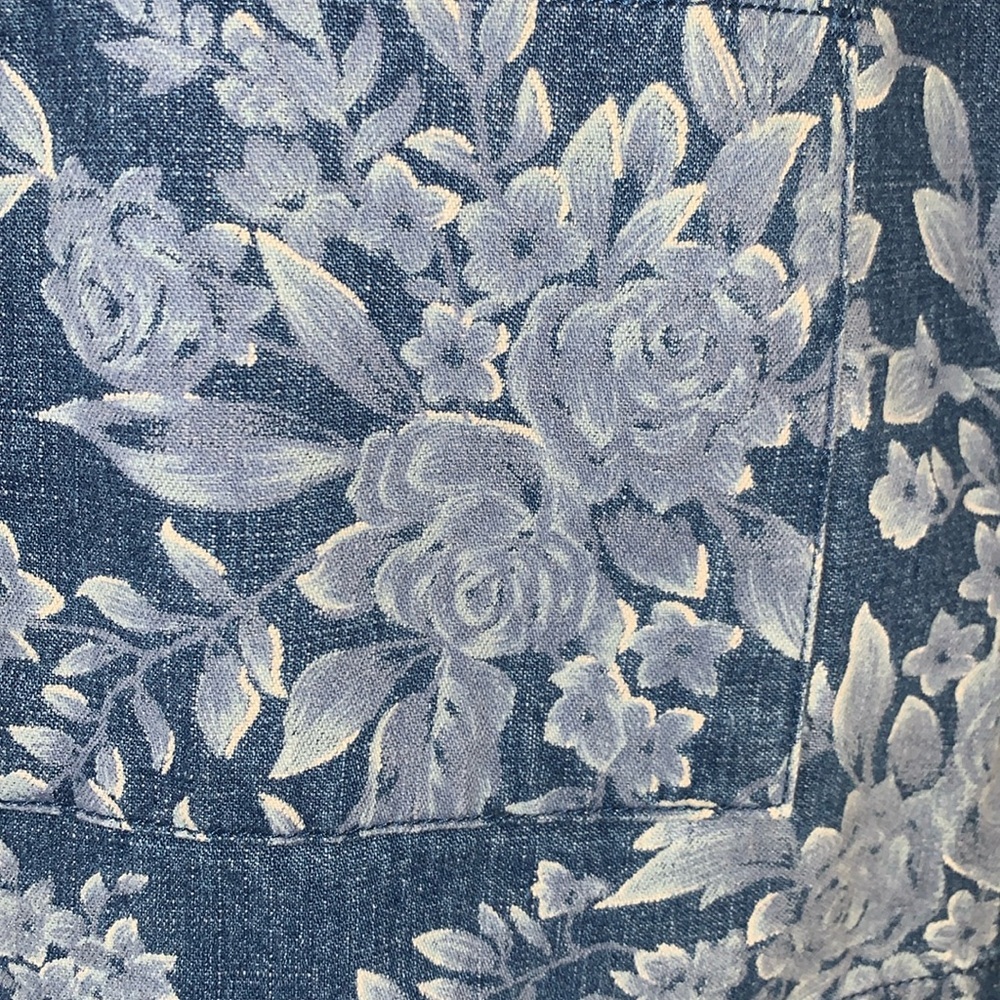DENIM & CO denim jacket, bleach stencil white  flowers, buttons, pockets M - Picture 10 of 17